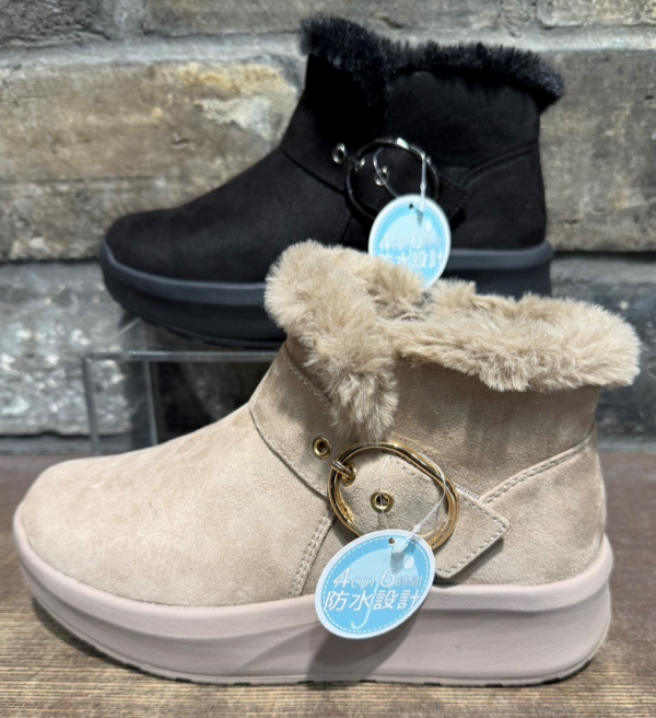 毎年人気のスノーブーツ入荷しています！