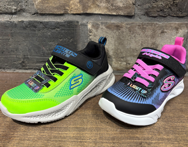 SKECHERSキッズシューズのご紹介