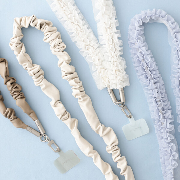 【NEW!】スマホストラップになるUSBケーブル📱🤍