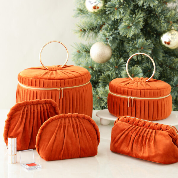 ＼Winter SALE🚩／ベロアポーチ🧡❤️