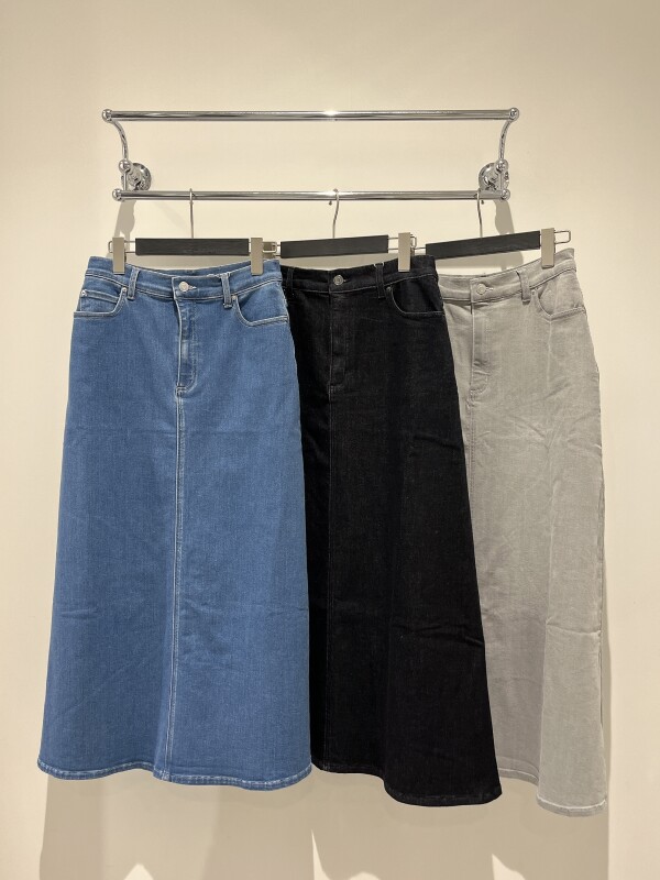 驚きの履き心地✨　a.v.vの大人のデニムシリーズ👖