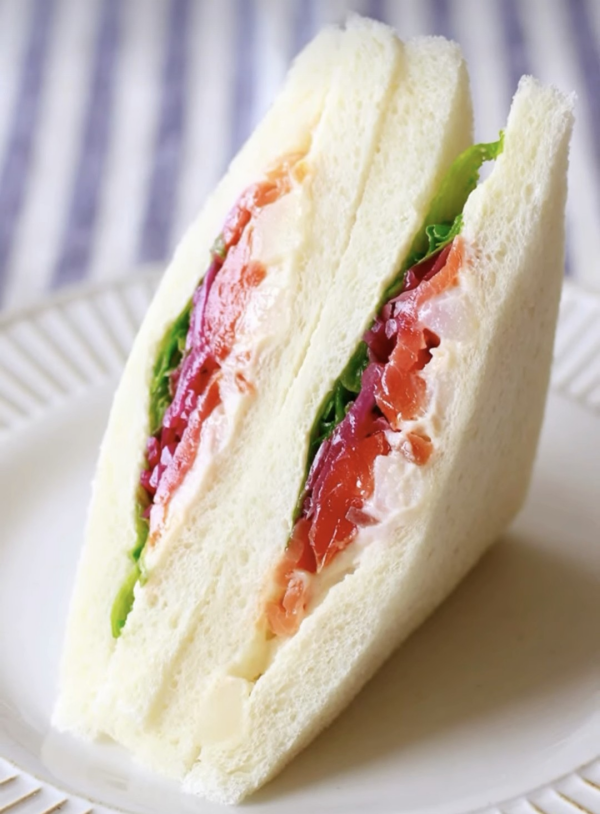 〈ブロッサム＆ブーケ〉季節限定サンドイッチのご紹介です。