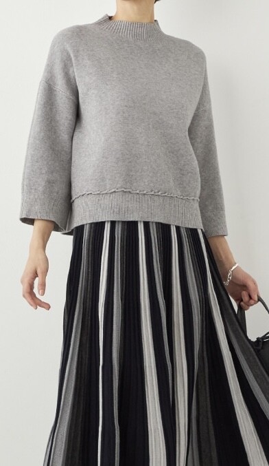 2色展開❣️上品シルエットニットが登場