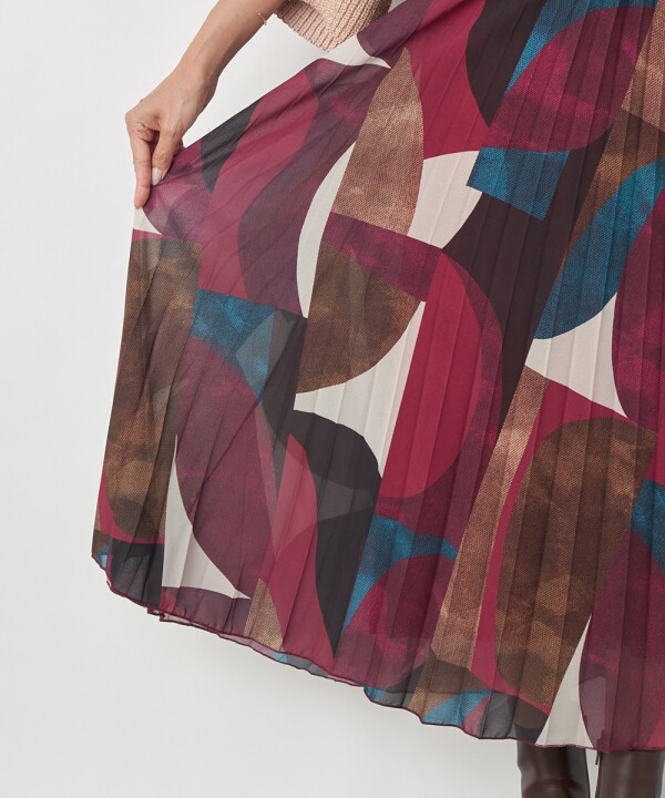 ボルドーカラーは外せない!イタリアのプリーツスカートです✨️