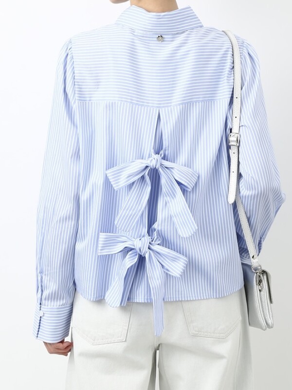 後ろ姿に注目✨️ストライプブラウス