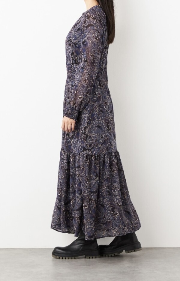 上品でフェミニンなワンピースが入荷しました!