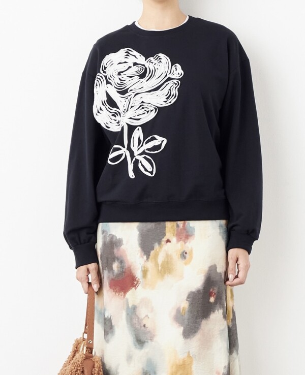 新作スウェットは上品な雰囲気です✨️