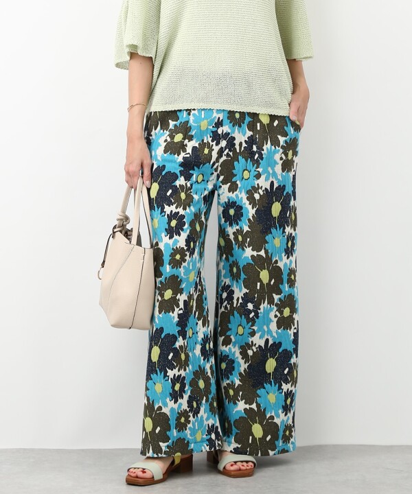 春夏の主役級！フラワープリントパンツ