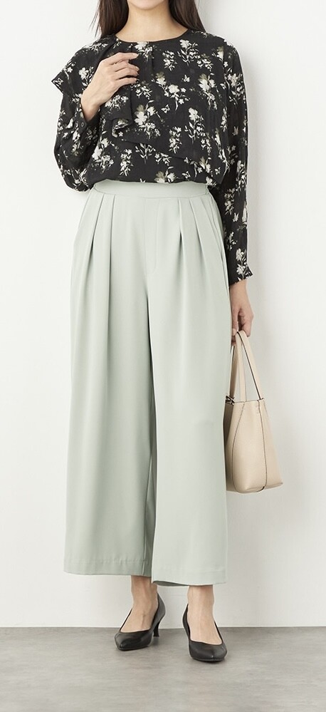 上品さと楽ちんさを両立したワイドパンツ🌿