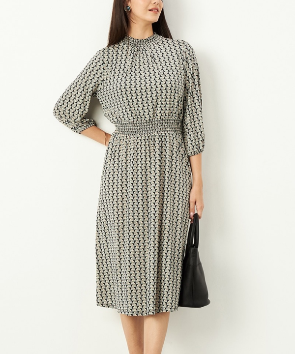 人気シリーズ再入荷！着るだけで決まる美シルエットワンピース
