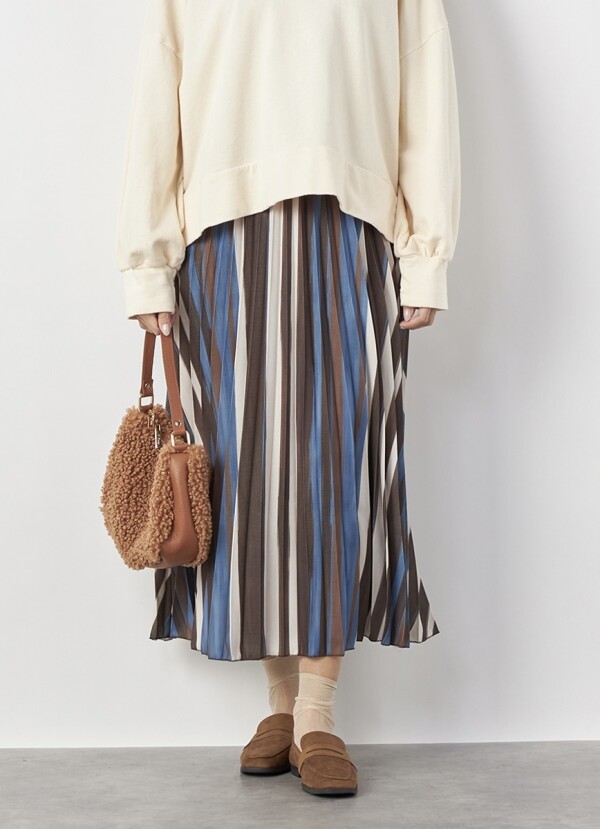 秋の上品プリーツスカート♪