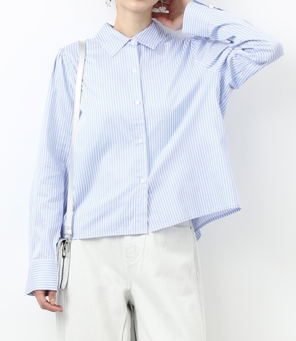 後ろ姿に注目✨️ストライプブラウス