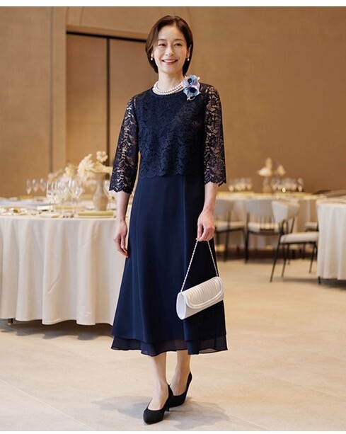 レースブラウス付きの華やかドレス👗