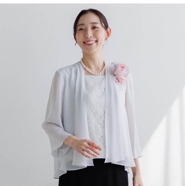 羽織り風シフォンを組合せたラメレースブラウス