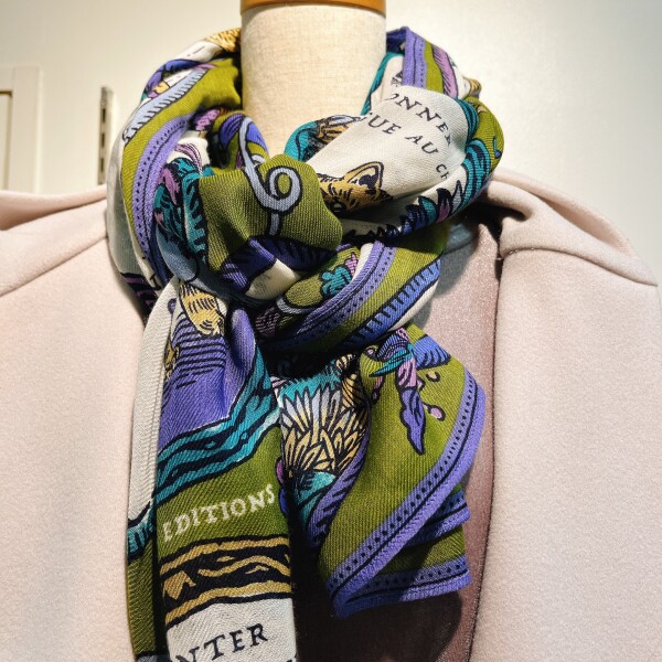 ストール色々入荷中!