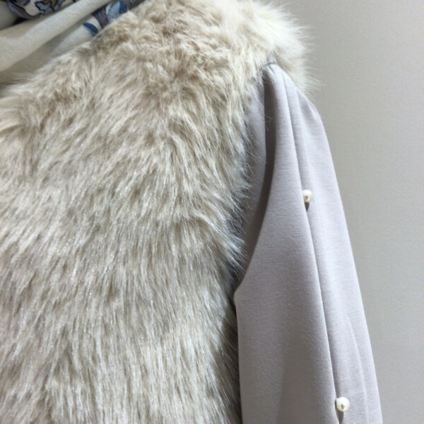 ワンピースとフェイクファーのSET UP