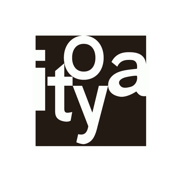 持ち物を効率よく携帯したい方は必見②めがねケース！！