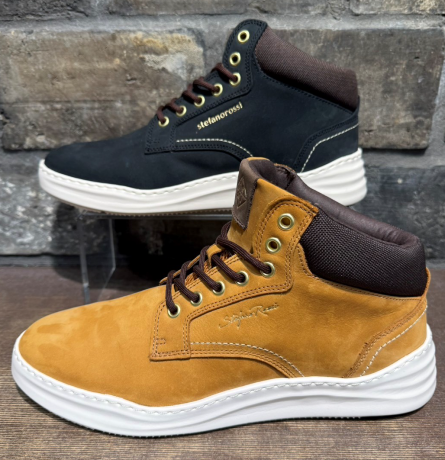 軽量レザースニーカーのご紹介