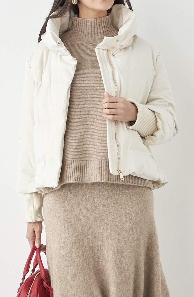 軽さと暖かさを両立した、大人のためのショートダウン