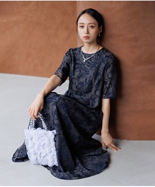 年齢に縛られない、エレガントなドレス✨