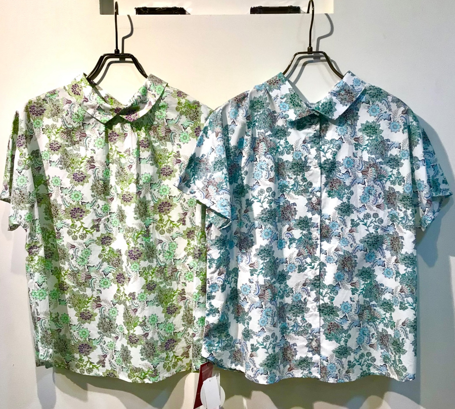 夏のブラウス揃ってます！