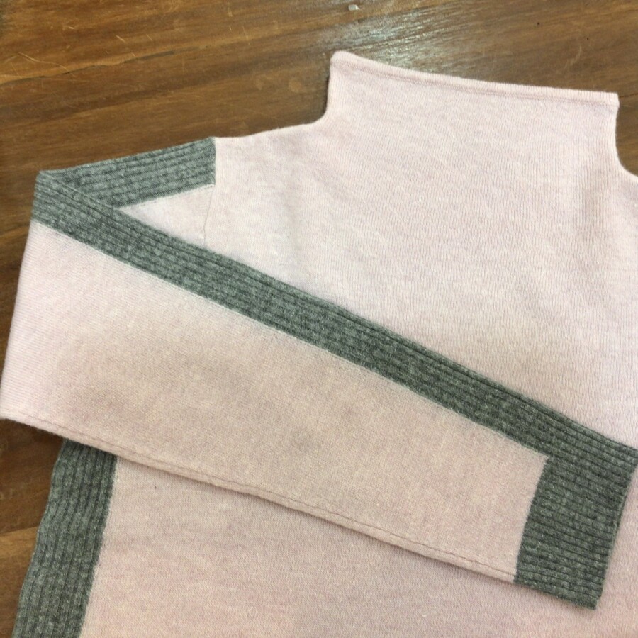 カシミア混ウールのセーター