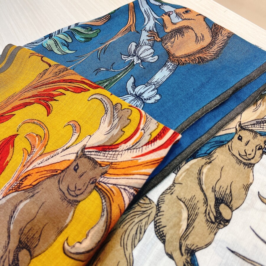 ストール色々入荷中！